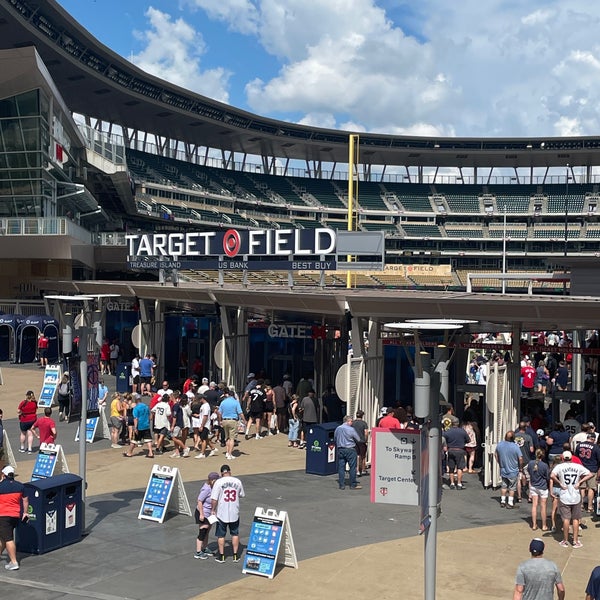 Gate 34 North Loop Target Field