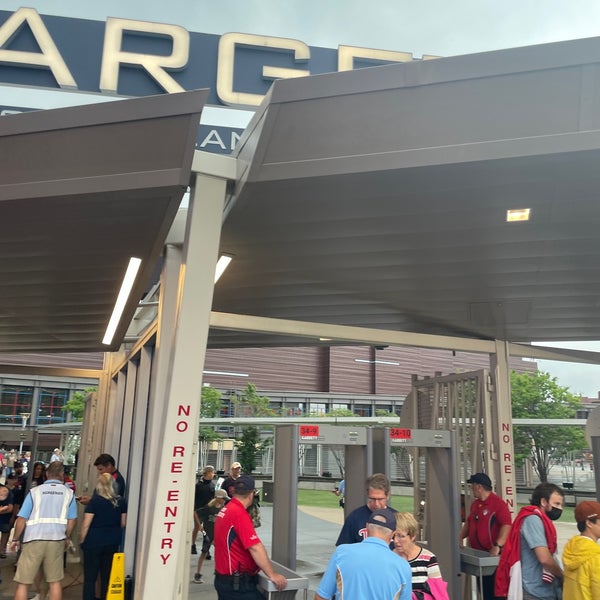 Gate 34 North Loop Target Field