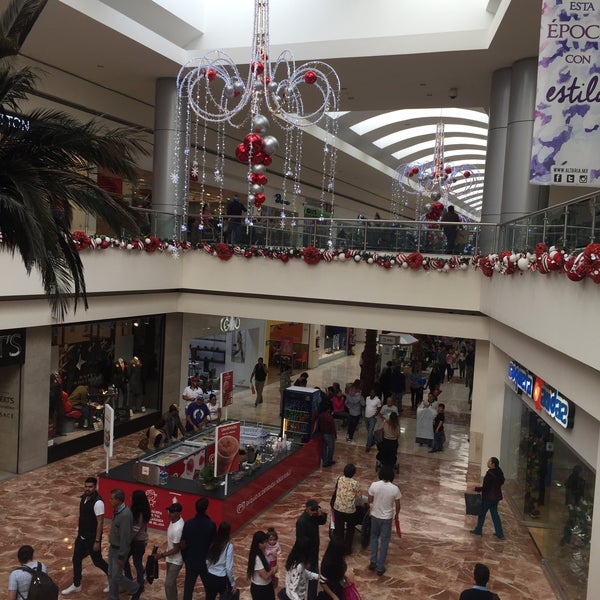 Photo taken at Centro Comercial Altaria by Laurikiz M. on 12/23/2017
