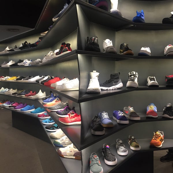 laces sneaker store