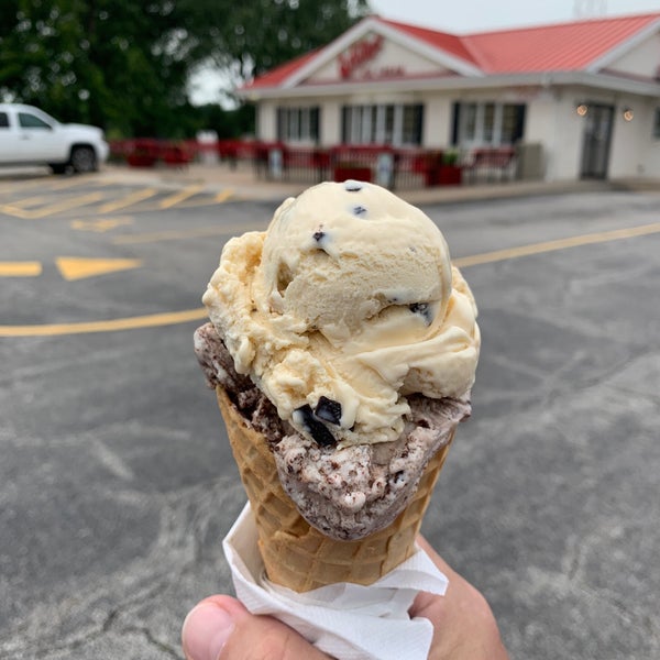 Photo taken at Whitey&#39;s Ice Cream by TJ L. on 7/30/2021