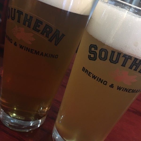 Foto tirada no(a) Southern Brewing por Summer B. em 6/23/2017
