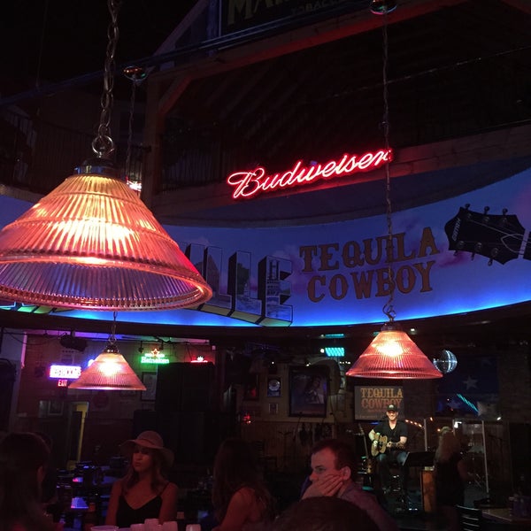 รูปภาพถ่ายที่ Tequila Cowboy โดย Jordan B. เมื่อ 8/7/2015
