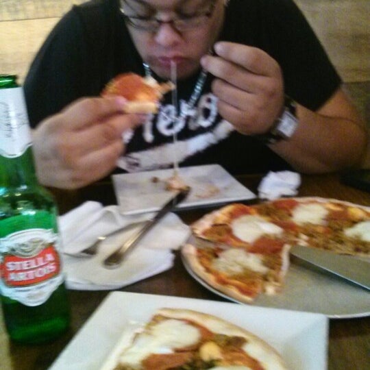 9/21/2012にGus V.がBagby Pizza Co.で撮った写真
