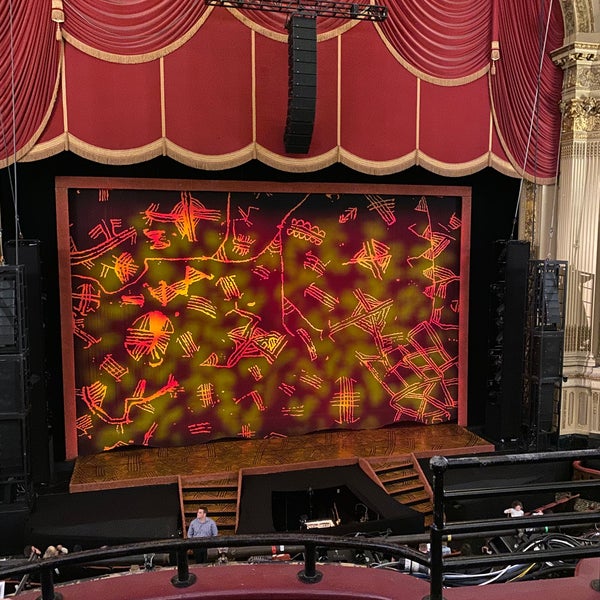 Foto diambil di Boston Opera House oleh Adri P. pada 10/24/2019