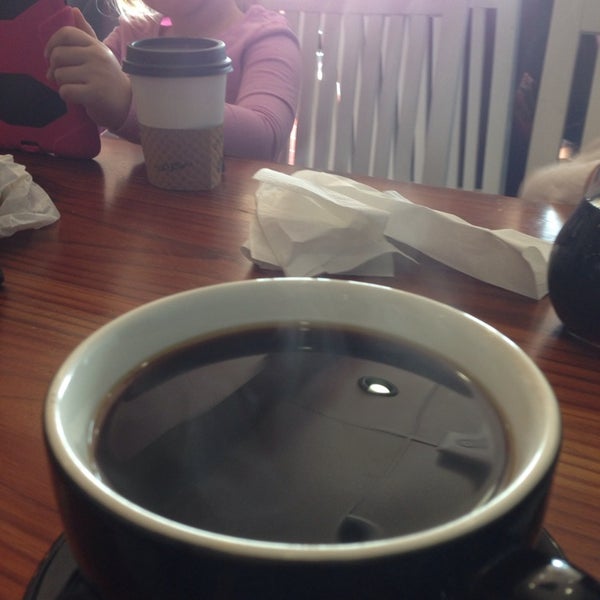 12/1/2013にAndrew B.がGentle Brew Coffee Roastersで撮った写真