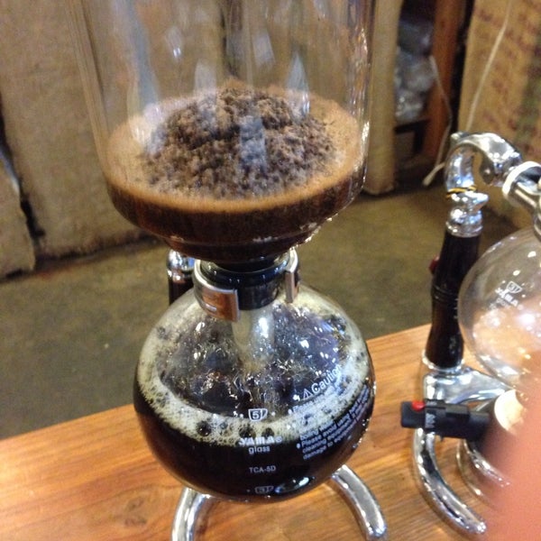 11/23/2013にAndrew B.がGentle Brew Coffee Roastersで撮った写真