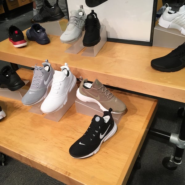 vans livingston mall