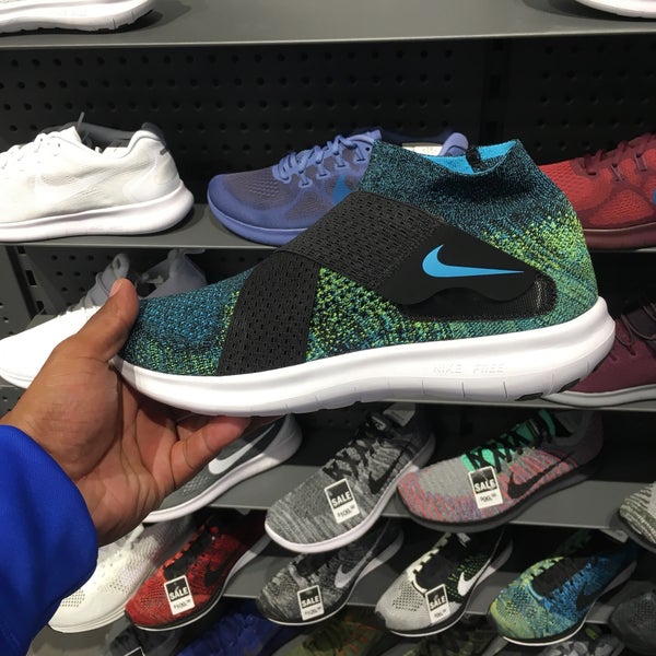 Finish line menlo park mall best sale