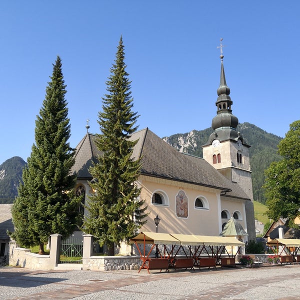 Cerkev SV Bolfenka, Jelovice