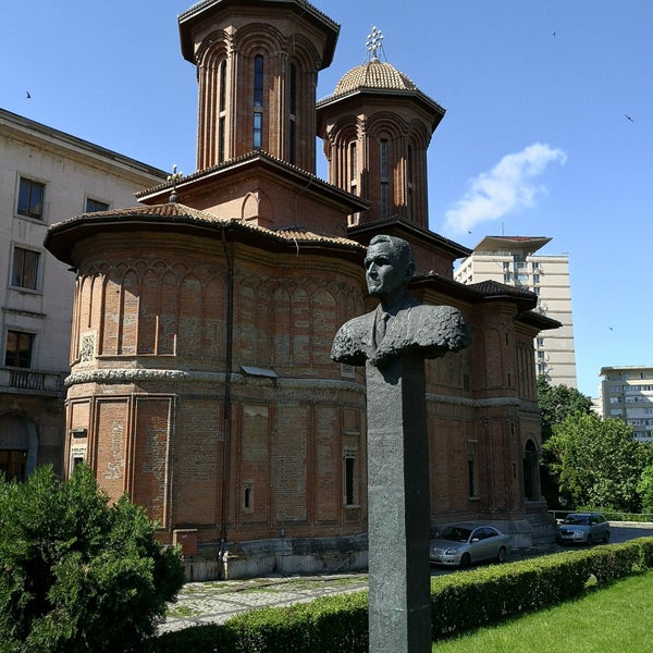 Бухарест Церковь Крецулеску