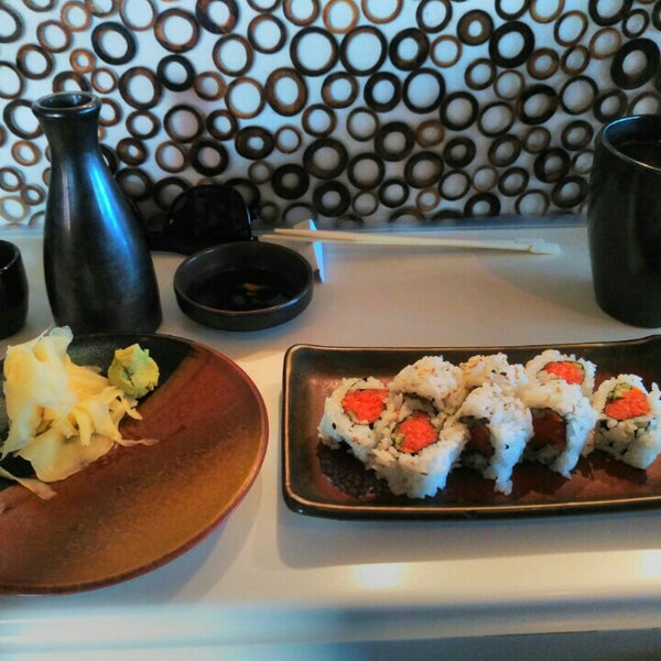 Photo taken at Sushi On The Rock by Theo V. on 6/26/2015