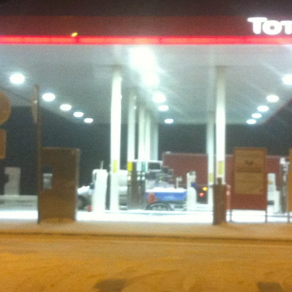 Photo taken at TotalEnergies by Mvlb on 1/15/2013