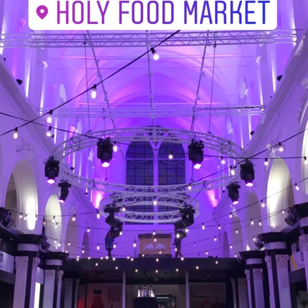 Foto scattata a Holy Food Market da travelformotion il 2/24/2017