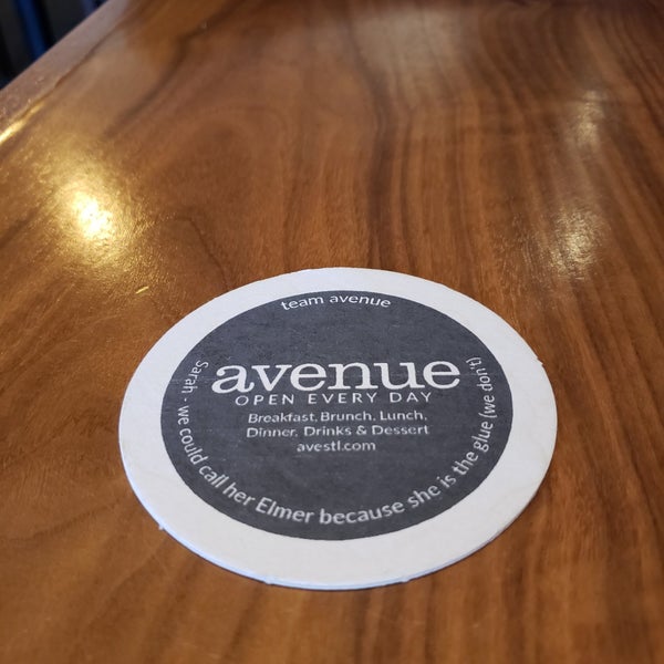 Das Foto wurde bei Avenue Restaurant von David H. am 3/26/2018 aufgenommen