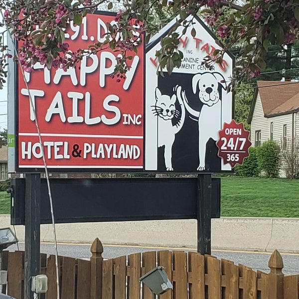 Happy Tails Pet Hotel and Playland Pet Service in Saint Ann