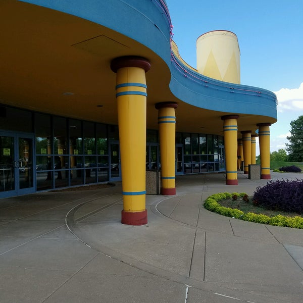 Marcus Theatres Saint Charles 1830 S 1st Capitol Dr