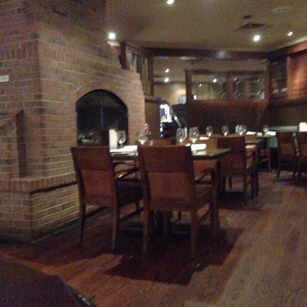 Foto diambil di The Keg Steakhouse + Bar - Hamilton Mountain oleh Kevin S. pada 9/18/2013