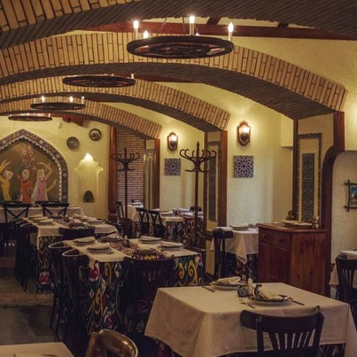 Das Foto wurde bei Restaurant &quot;Samarkand&quot; von Restaurant &quot;Samarkand&quot; am 9/1/2015 aufgenommen
