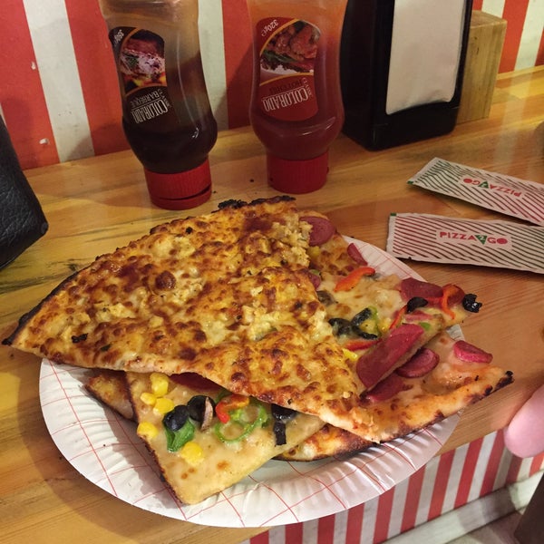 12/22/2015 tarihinde .ziyaretçi tarafından Pizza2Go'de çekilen fotoğraf