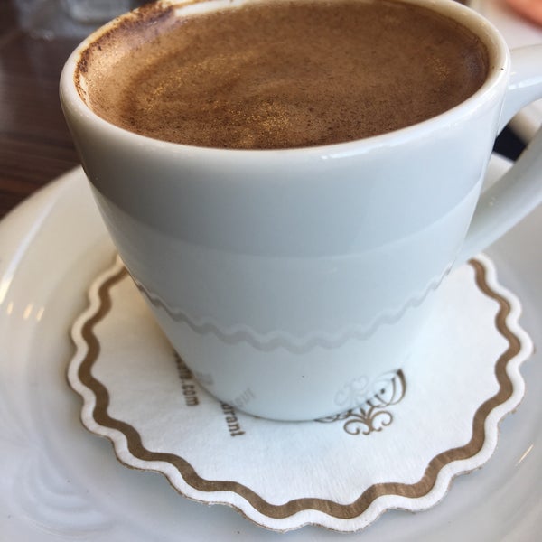 Foto scattata a Dodo Cafe &amp; Restaurant da Zeynep T. il 4/22/2017