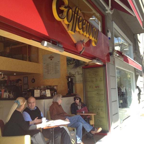 Das Foto wurde bei Coffeeway von Sasa A. am 3/14/2014 aufgenommen