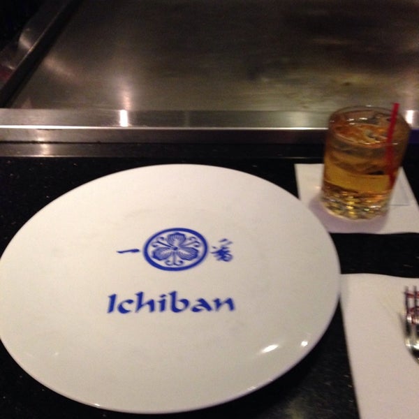 1/16/2014 tarihinde Jennifer Y.ziyaretçi tarafından Ichiban Sushi Bar &amp; Hibachi'de çekilen fotoğraf