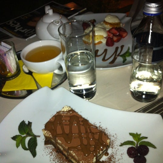 Foto scattata a TWIGA club restaurant da Ilko S. il 9/28/2012