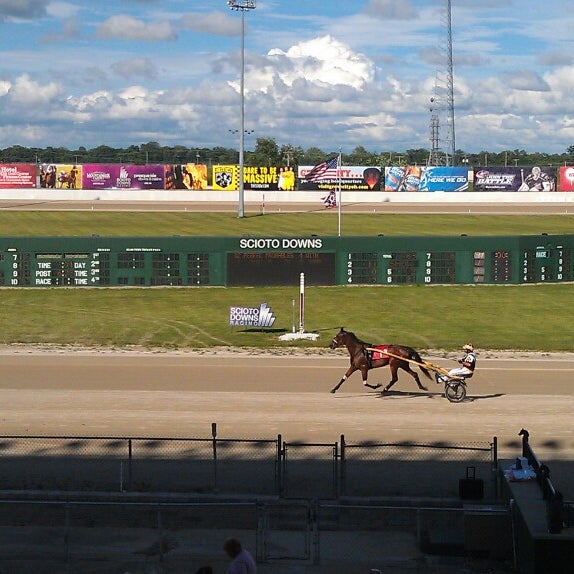 Photo prise au Eldorado Gaming Scioto Downs par Benjamin E. le7/6/2013