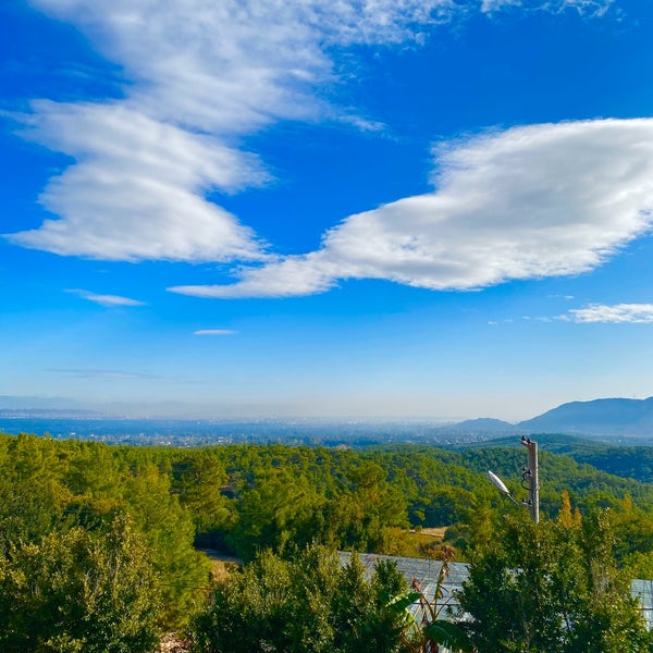 Foto diambil di Körfez Aşiyan Restaurant oleh Ruveyda A. pada 12/8/2019