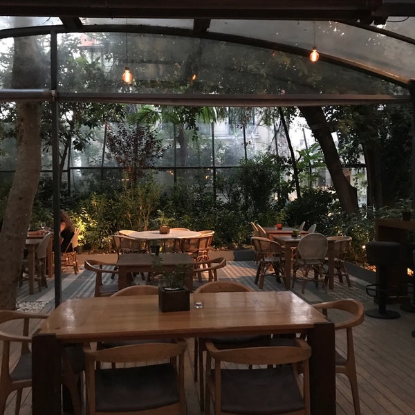 Foto diambil di Cezayir Restaurant oleh Işıl B. pada 9/8/2017