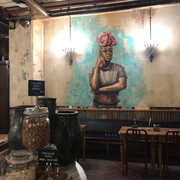 Foto tirada no(a) The House Café por Işıl B. em 11/9/2018
