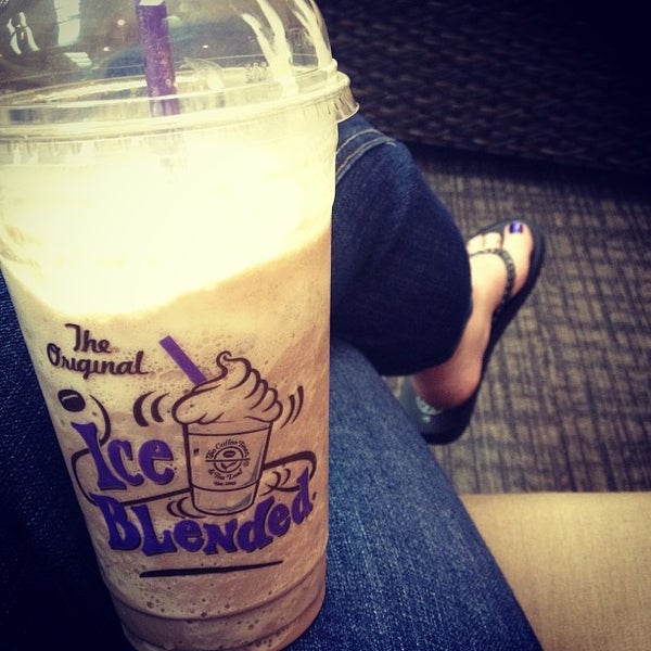 Photo taken at The Coffee Bean &amp; Tea Leaf by Kaitlyn H. on 6/10/2013
