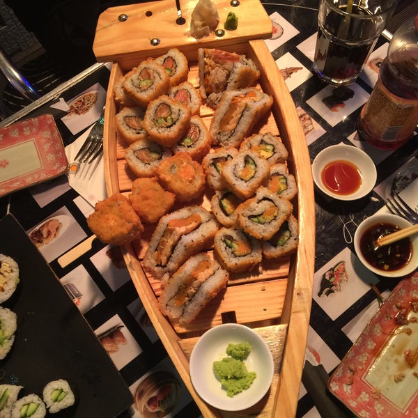 Photo prise au Tampopo - Sushi Bar par Shlomi K. le1/27/2015
