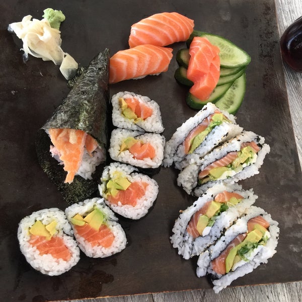 6/29/2015 tarihinde Shlomi K.ziyaretçi tarafından Tampopo - Sushi Bar'de çekilen fotoğraf