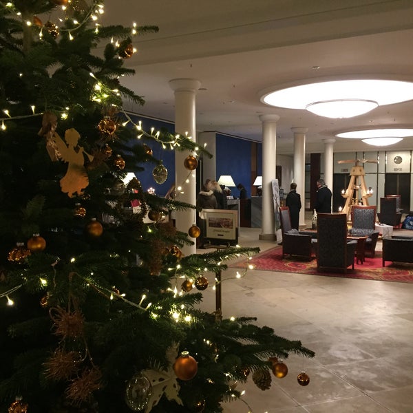 12/27/2017 tarihinde René G.ziyaretçi tarafından Hotel Taschenbergpalais Kempinski'de çekilen fotoğraf