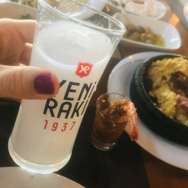 Das Foto wurde bei İskele Restaurant von Banu D. am 3/24/2022 aufgenommen