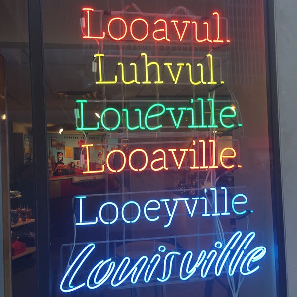 Photo prise au Louisville Visitors Center par Andrew R. le11/21/2015