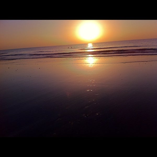 Photo taken at Al Rams Beach by ƌ‎​̲̮̅͡îάм̲̅͡Ȍ̲̮̅͡ηƌ on 2/26/2013