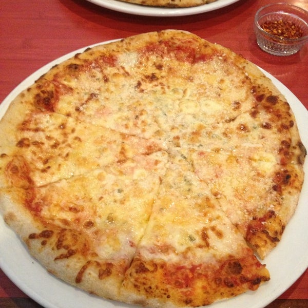 Photo taken at Boskos Pasta &amp; Pizzeria by Anastasia on 4/3/2013