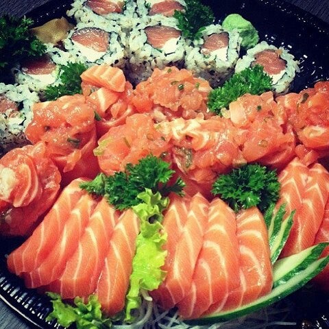Foto diambil di Taishi | Express &amp; Sushi Lounge oleh Clarissa F. pada 4/28/2013