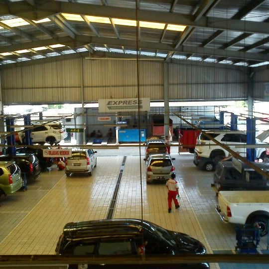 Agung Toyota SM Amin Pekanbaru:  Pelopor Layanan Otomotif di Riau