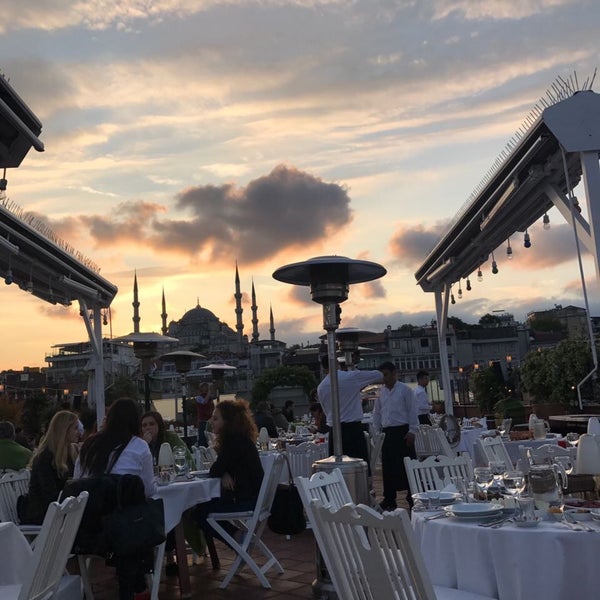 Foto diambil di Armada Teras Restaurant oleh Felek Ö. pada 5/27/2017