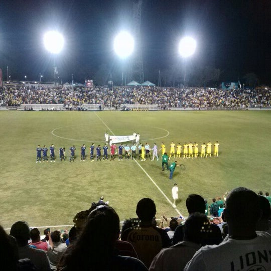 1/23/2013 tarihinde Karla K.ziyaretçi tarafından Estadio Altamira'de çekilen fotoğraf