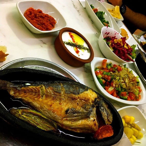 Photo taken at Bayır Balık Vadi Restaurant by Orhan on 11/10/2018