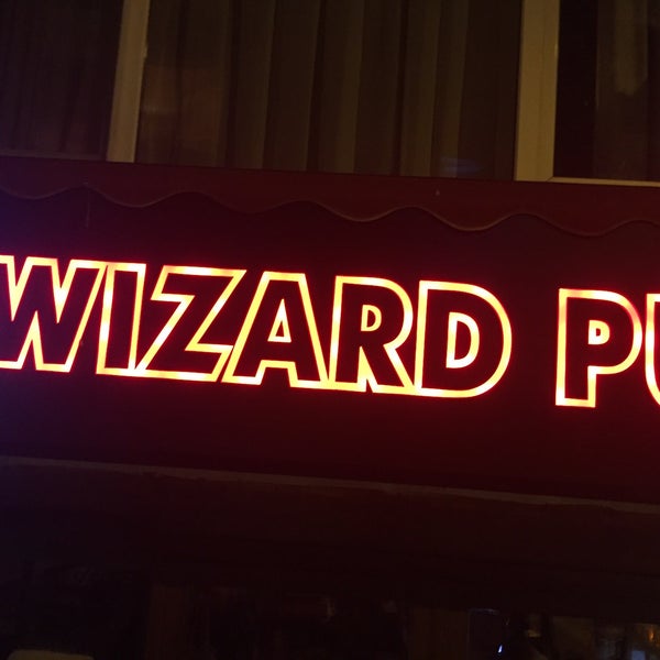 Снимок сделан в Wizard Pub пользователем Oktay M. 9/19/2017