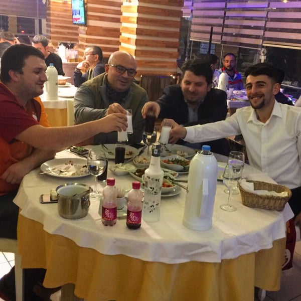 รูปภาพถ่ายที่ HT Manş-Et Restaurant โดย Ahmet Şükrü M. เมื่อ 11/20/2016