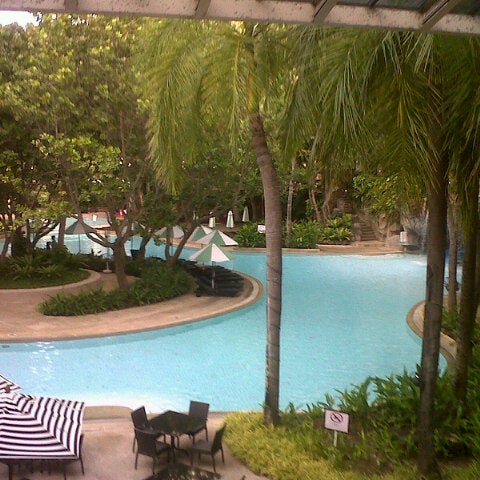 Photo prise au Garden Pool @ Hilton Phuket Arcadia Resort &amp; Spa par Nenny N. le11/21/2012