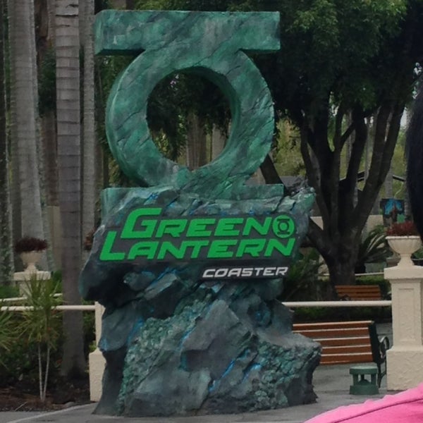 2/17/2013 tarihinde Todd M.ziyaretçi tarafından Green Lantern Coaster'de çekilen fotoğraf