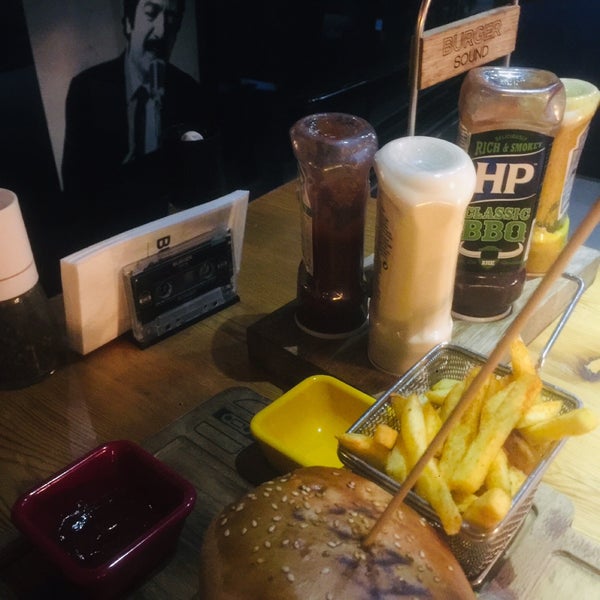 10/31/2019 tarihinde Özlem Şevin A.ziyaretçi tarafından Burger Sound Grill Steaks'de çekilen fotoğraf